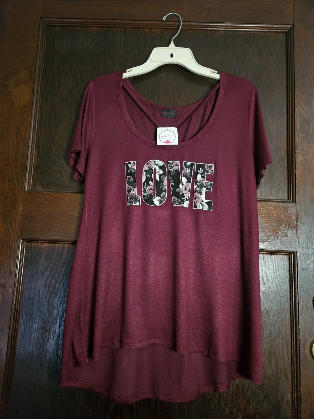 Women's Shelia Rose Maroon 'LOVE' Floral Graphic Short Sleeve Top - Size L